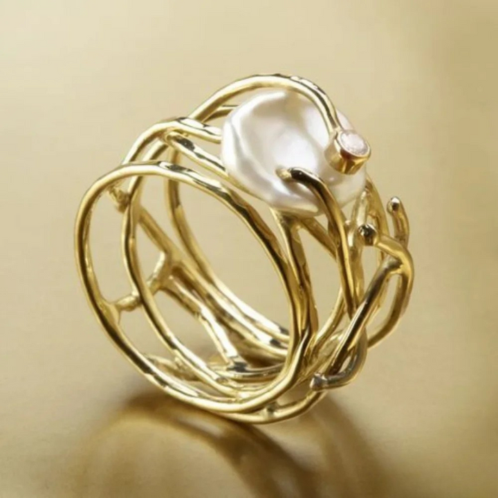 Delicate Vintage Gold Ring with Pearls