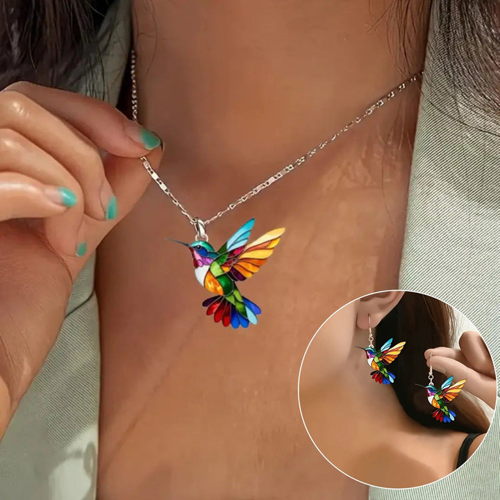 Stunning Hummingbird Pendant Necklace